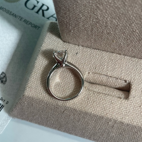 ❗️SOLD❗️3 CT Moissanite Ring - Picture 5 of 7